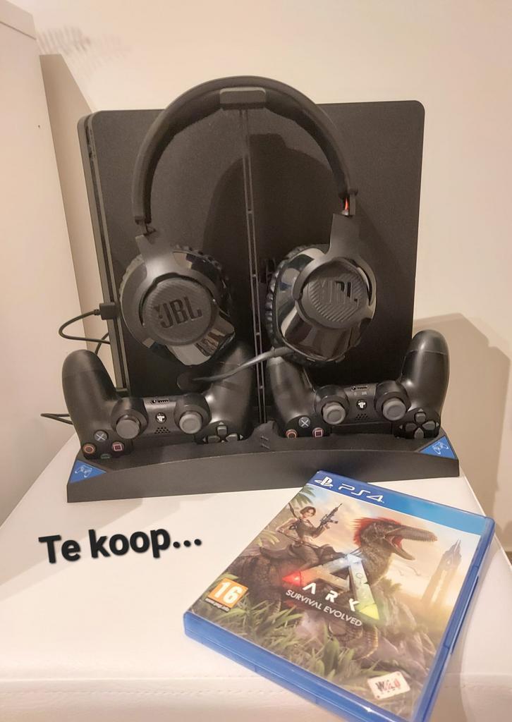 Playstation 4 + 2 controlers + headset nieuwstaat, Games en Spelcomputers, Spelcomputers | Sony PlayStation 4, Zo goed als nieuw