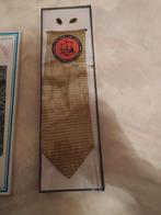 cadeau doosje met das en speld en manchette knoopjes nieuw, Vêtements | Hommes, Cravates, Enlèvement ou Envoi, Neuf