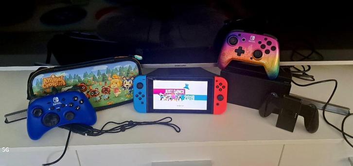 Nintendo Switch Set, Games en Spelcomputers, Spelcomputers | Nintendo Switch, Gebruikt, Switch 2019 Upgrade, Met 3 controllers of meer