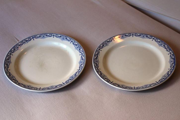 Massena B.F.K.  2 grote borden, Huis en Inrichting, Keuken | Servies, Gebruikt, Bord(en), Porselein, Ophalen of Verzenden