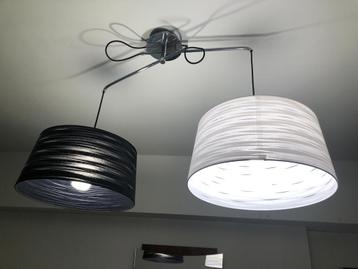 Dubbele lamp beschikbaar voor biedingen