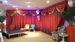 PAASPROMO NIEUWE BACKDROP / THEATERDOEK VLAMWEREND ROOD 3M B, Ophalen of Verzenden, Nieuw, Licht, Kleur