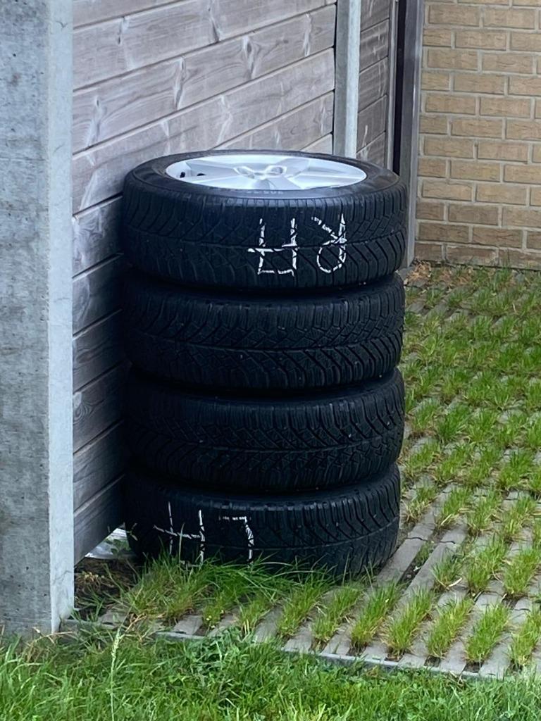 Winterbanden, Ophalen, 18 inch, Gebruikt, Winterbanden