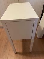 Nachtkastje wit ikea perfecte staat, Huis en Inrichting, Slaapkamer | Nachtkastjes, Ophalen