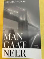 Michael Thomas - Man gaat neer, Gelezen, Michael Thomas, Ophalen of Verzenden, Amerika