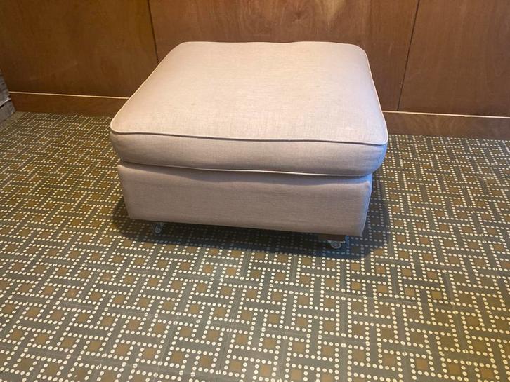 Poef beige 90x90cm. (Gent), Huis en Inrichting, Zetels | Voetbanken en poefs, Gebruikt, 75 tot 100 cm, 75 tot 100 cm, Vierkant