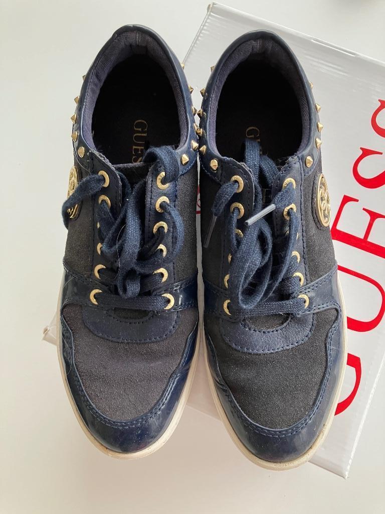 Sneakers Guess donkerblauw - 38, Guess, Blauw, Ophalen of Verzenden, Zo goed als nieuw