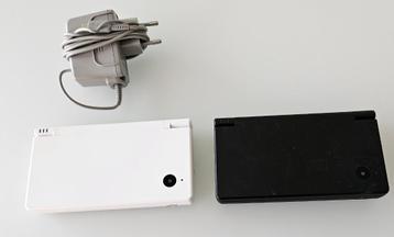 2 Nintendo DSi consoles met opbergtasje beschikbaar voor biedingen