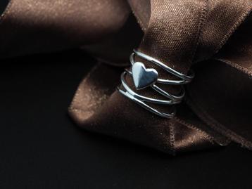 Heart  ring van sterling zilver beschikbaar voor biedingen