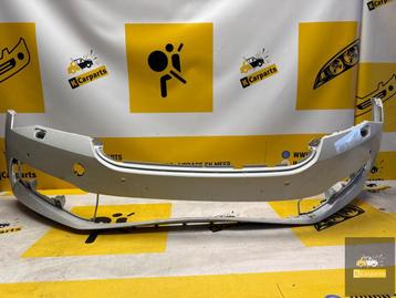 Skoda Super B Facelift Voorbumper 4xPDC KLS 8v0807221 bumper beschikbaar voor biedingen