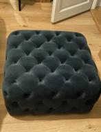 Luxueuze poef Hampton vierkant, midnight grey fluweel, Huis en Inrichting, Ophalen, Zo goed als nieuw, Vierkant