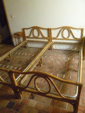 Bamboebed uit de jaren 50 (twee eenpersoonsbedden) 90x200 beschikbaar voor biedingen