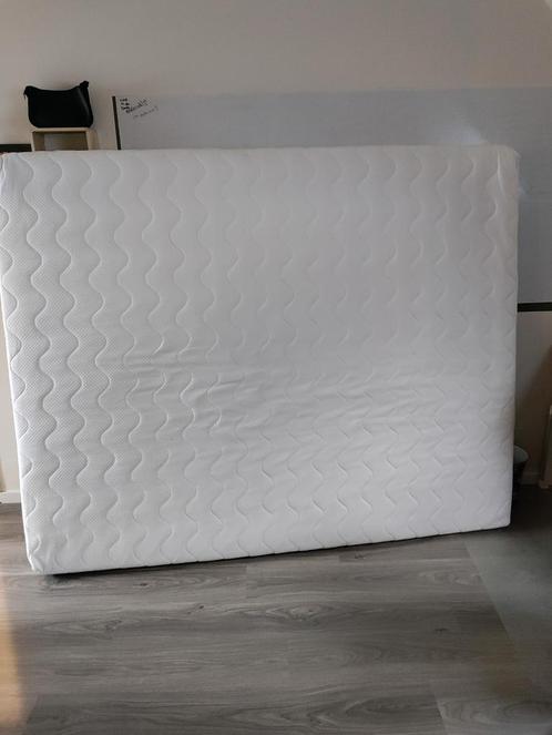 Gloednieuwe matras 140/200, Huis en Inrichting, Slaapkamer | Matrassen en Bedbodems, Nieuw, Matras, Ophalen