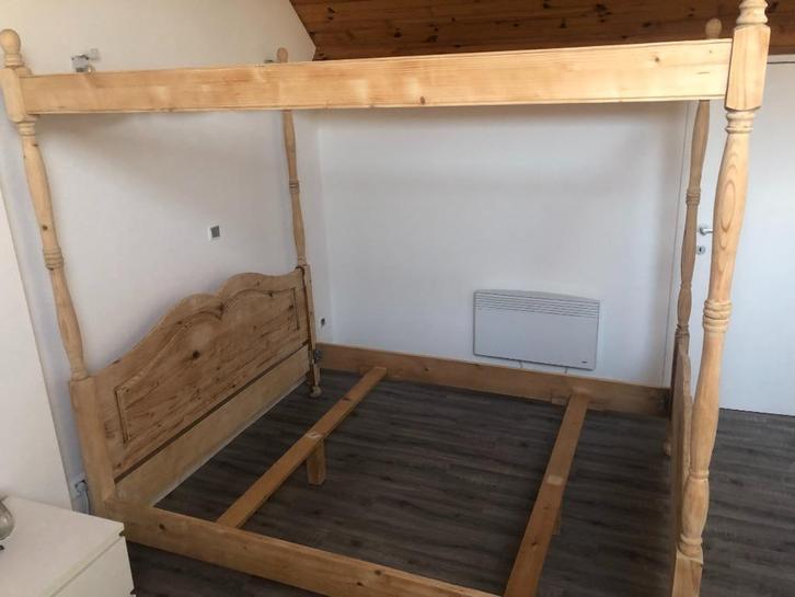 Prachtige vintage hemelbed 160 cm breed, Huis en Inrichting, Slaapkamer | Bedden, Gebruikt, Tweepersoons, 160 cm, 200 cm, Hout