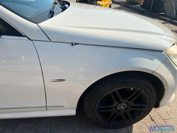 MERCEDES C klasse W204 wit C650 rechts voorscherm 2008-2011 beschikbaar voor biedingen