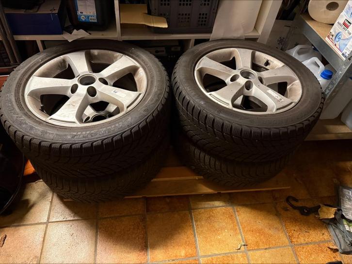 Set winterbanden (alu VW-velg) 205/55R16 91H (6Jx16H2 ET50), Auto-onderdelen, Banden en Velgen, Velg(en), Winterbanden, 16 inch