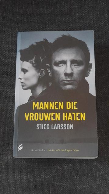 Stieg Larsson - Mannen die vrouwen haten beschikbaar voor biedingen