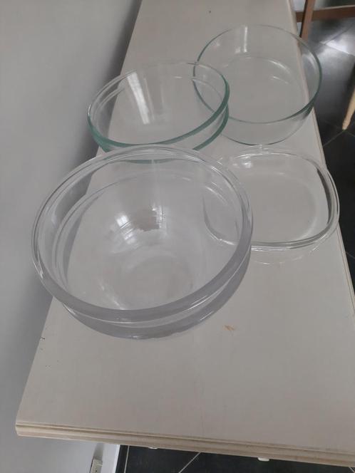 4 Glazen kommen, Huis en Inrichting, Keuken | Servies, Gebruikt, Kom(men), Effen, Glas, Ophalen