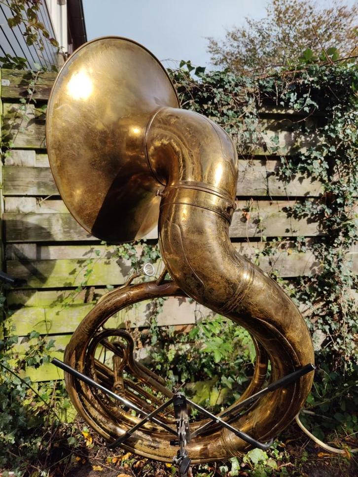 C.G. Conn 38K sousafoon grote boring bes bas, Muziek en Instrumenten, Blaasinstrumenten | Tuba's, Gebruikt, Ophalen
