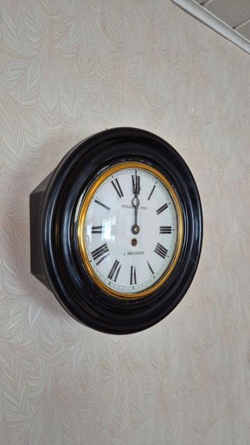 Oude klok beschikbaar voor biedingen