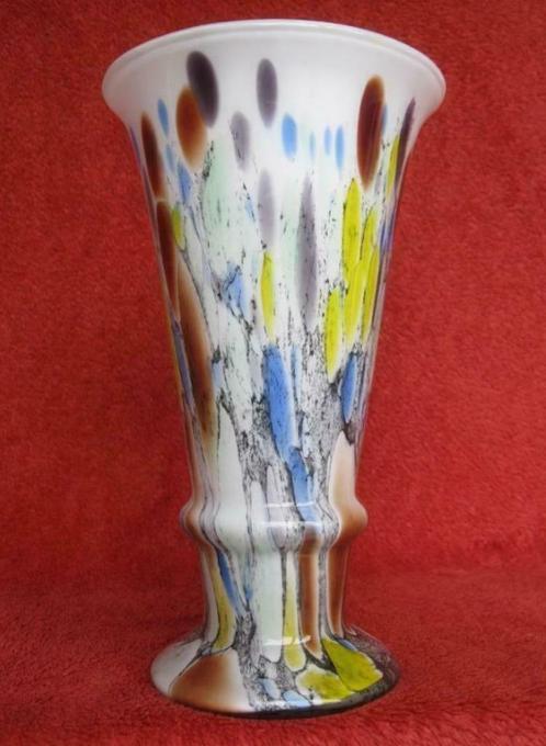 '40-'50 Bohemian spatterglass trompetvaas., Antiquités & Art, Antiquités | Vases, Enlèvement