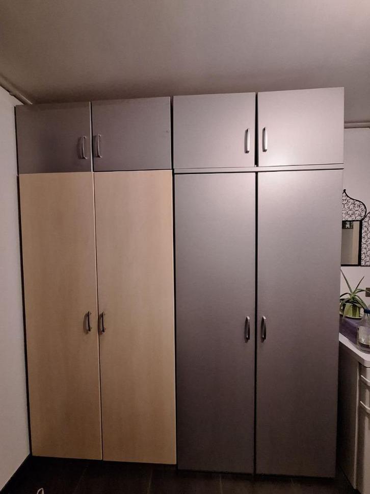 2 berg- / kleerkasten - ook apart verkrijgbaar, Huis en Inrichting, Kasten | Overige, Zo goed als nieuw, Ophalen