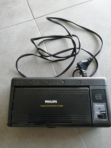 Universele acculader van Philips beschikbaar voor biedingen