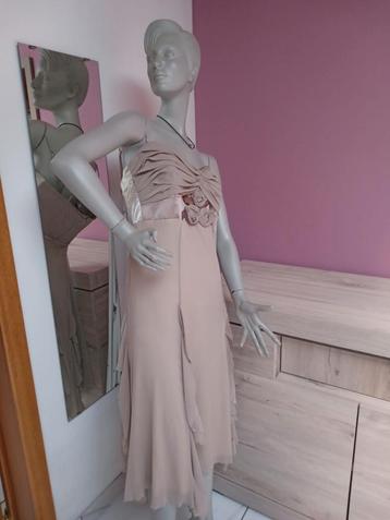 Robe de soirée mi-longue sans manches "petit 50" beschikbaar voor biedingen