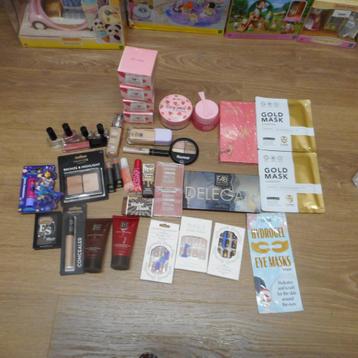 ongebruikte mak up 37 stuks vele kleuren beschikbaar voor biedingen