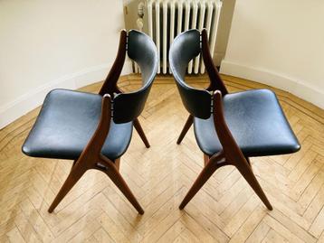 Set vintage stoelen 'Aska' / Louis Van Teeffelen beschikbaar voor biedingen