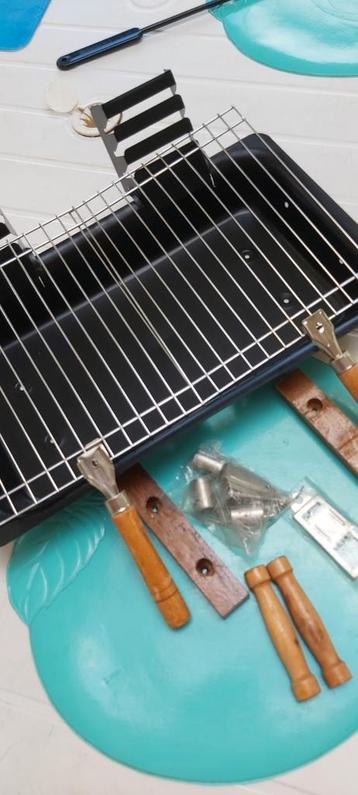 DRAAGBARE HOUTSKOOLBARBECUEGRILL beschikbaar voor biedingen