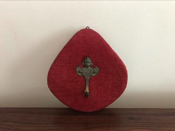 Retro vintage kapstok wijnrood velours engel engelen haakje beschikbaar voor biedingen