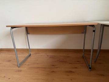 Plooibare Tafel beschikbaar voor biedingen