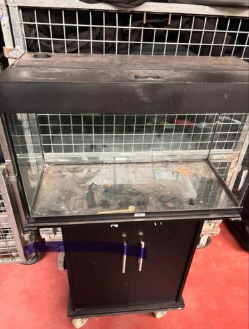 Aquarium 100 l met alle toebehoren beschikbaar voor biedingen