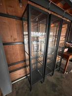 Vitrinekasten, Enlèvement, Utilisé