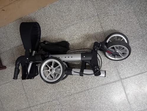 Gezondheid  Mobiliteit & Rollators  Rollator (5x gebruikt), Diversen, Rolstoelen, Zo goed als nieuw, Handbewogen rolstoel, Inklapbaar