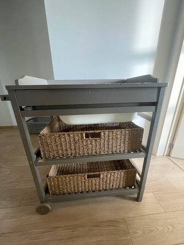 Badkamermeubel Quax - geïntegreerd babybadje + manden. beschikbaar voor biedingen