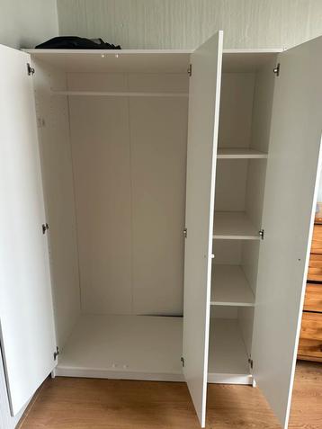 Witte kleerkast IKEA