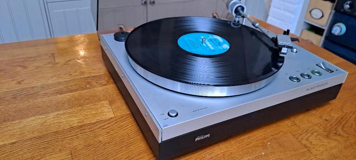 Philips 22GA212 platenspeler zwarte plint in nieuwstaat, Audio, Tv en Foto, Platenspelers, Zo goed als nieuw, Platenspeler, Philips