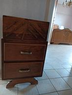 Leuk antiek houten kastje - openklapbaar, Enlèvement