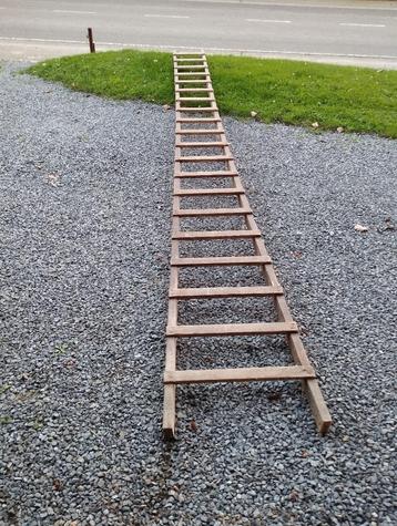 Houten ladder 5 m. beschikbaar voor biedingen