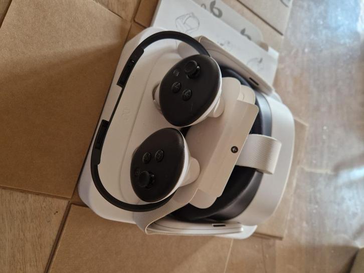 VR bril quest 3S met garantie en verzekering, Games en Spelcomputers, Virtual Reality, Zo goed als nieuw, Overige platformen, VR-bril
