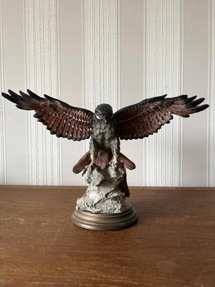 Italiaans beeld van roofvogel met gespreide vleugels, Verzamelen, Beelden en Beeldjes, Zo goed als nieuw, Dier, Ophalen of Verzenden