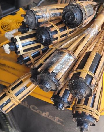 12 Oliefakkels beschikbaar voor biedingen