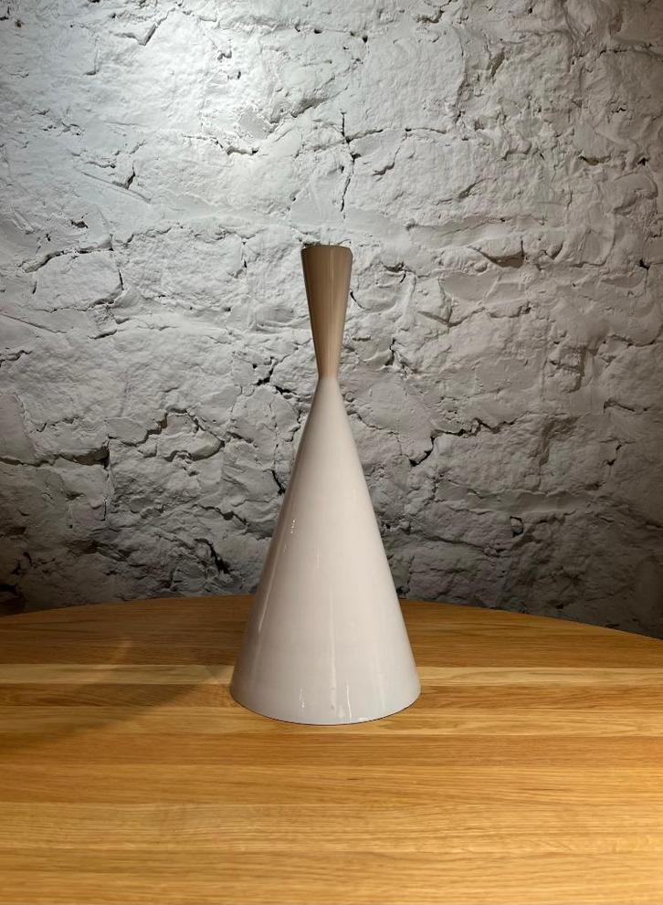 TOM DIXON „Beat Tall” witte en gouden lampenkap, Huis en Inrichting, Lampen | Lampenkappen, Gebruikt, 25 tot 50 cm, Overige vormen