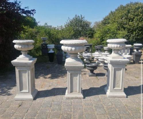 Betonnen bloembakken op betonnen staanders - diverse maat, Tuin en Terras, Bloembakken en Plantenbakken, Nieuw, Beton, Binnen