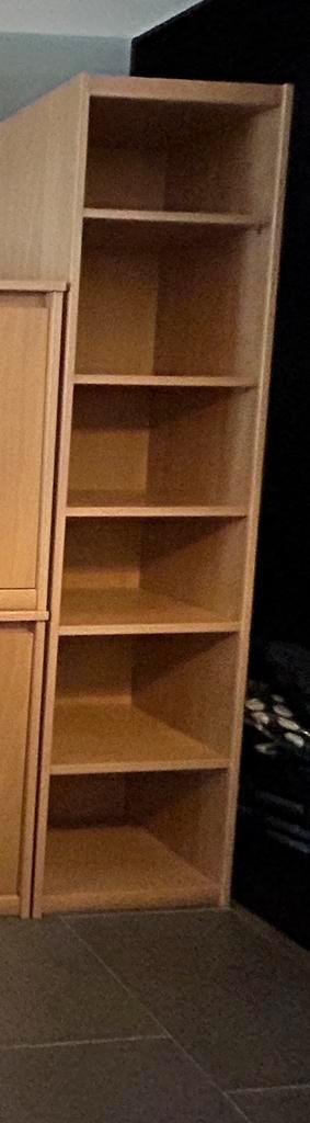 Boekenkast kinder-/ jeugdkamer beschikbaar voor biedingen