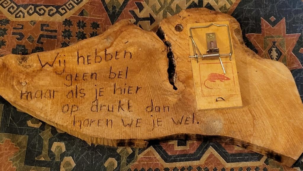 Bord deurbel met muizenval, Huis en Inrichting, Woonaccessoires | Tekstborden en Spreuken, Ophalen of Verzenden
