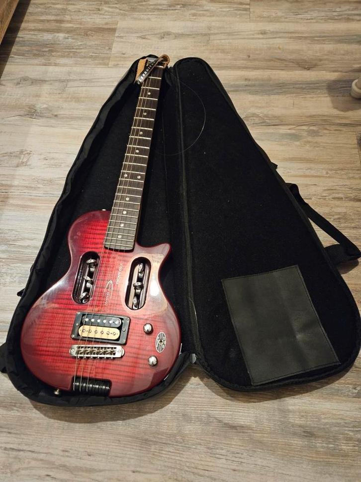 Reisgitaar, Muziek en Instrumenten, Snaarinstrumenten | Gitaren | Elektrisch, Zo goed als nieuw, Ophalen