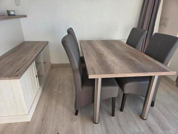 Tafel, stoelen, tv kast en bijzettafel nieuwstaat! beschikbaar voor biedingen